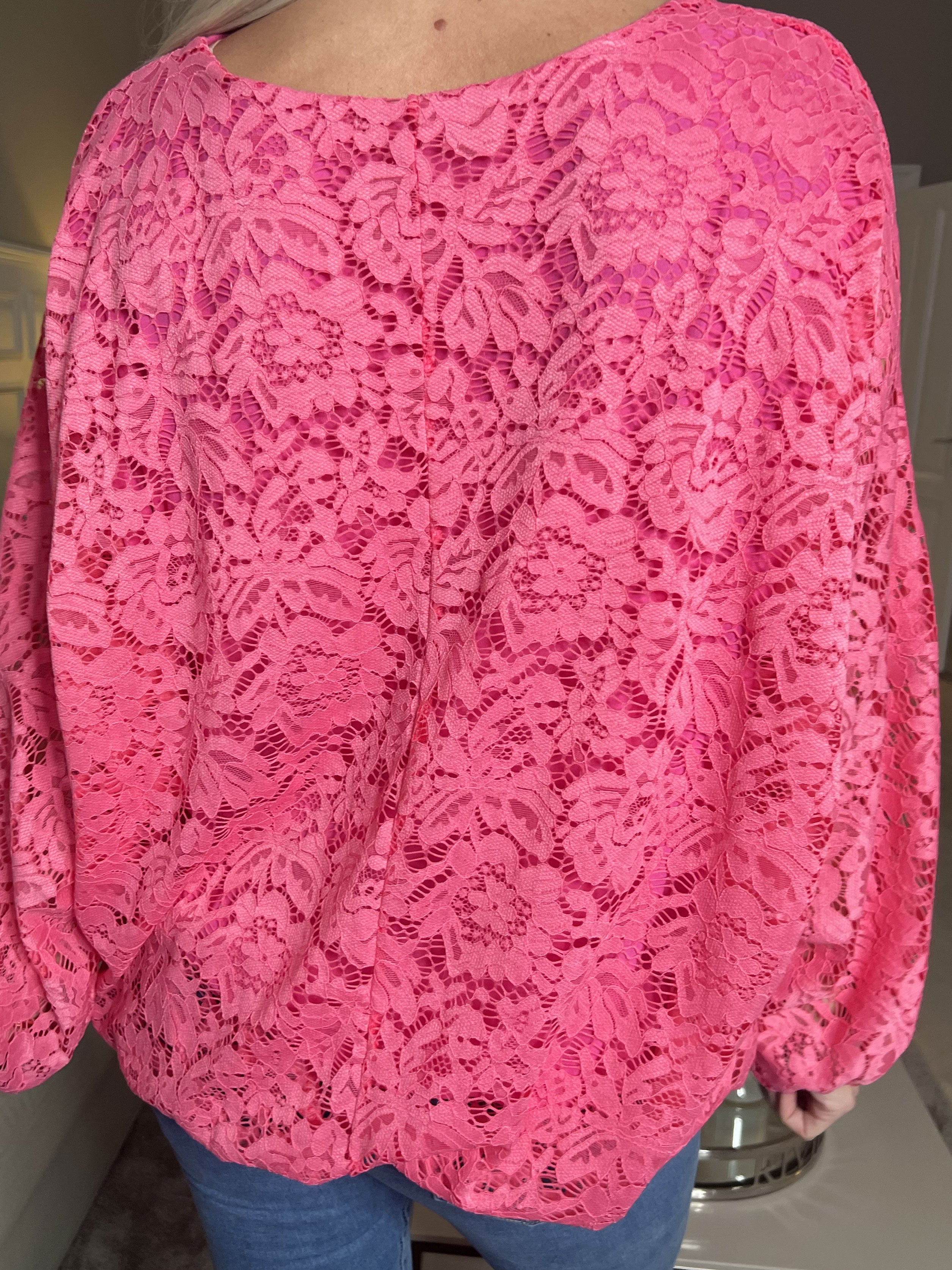 Destiny Lace - Bluse i blonde med flagermusærmer